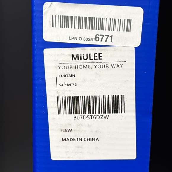 White Sheer curtain panels | 2 pieces | Brand new | open box - Picture 4 of 7